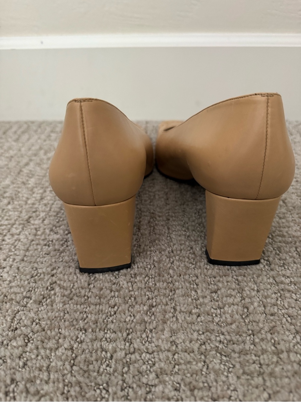 Stuart Weitzman Beige Leather Square-Toe Heels - Picture 4 of 6